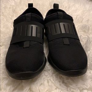 SOLD! Women’s black Puma Shoes